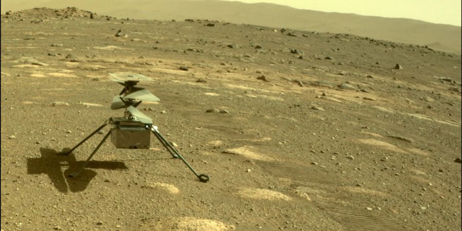 Der Hubschrauber «Ingenuity» der US-Raumfahrtbehörde Nasa zu sehen auf dem Mars, aufgenommen von der hinteren Kamera des Rovers «Perseverance».