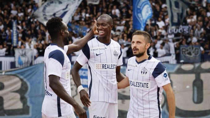 Ob Ousmane Doumbia (l.) und Assan Ceesay (Mitte) nächste Saison noch beim FCZ spielen? FCZ