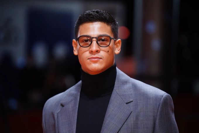 Emilio Sakraya (26) ist Sänger und Schauspieler. Emilio Sakraya