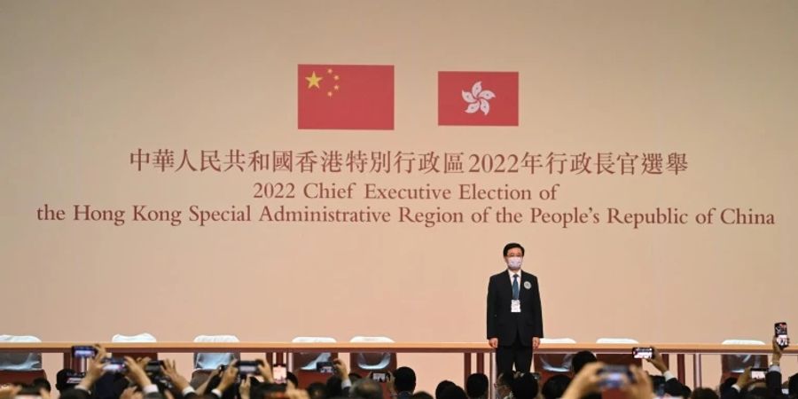 Lee nach seiner Wahl zum neuen Hongkonger Regierungschef