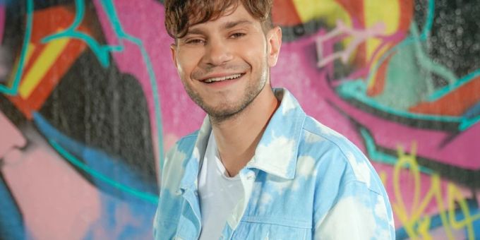 Julian veröffentlicht sein Debütalbum «In meinem Kopf». Julian veröffentlicht sein Debütalbum «In meinem Kopf».