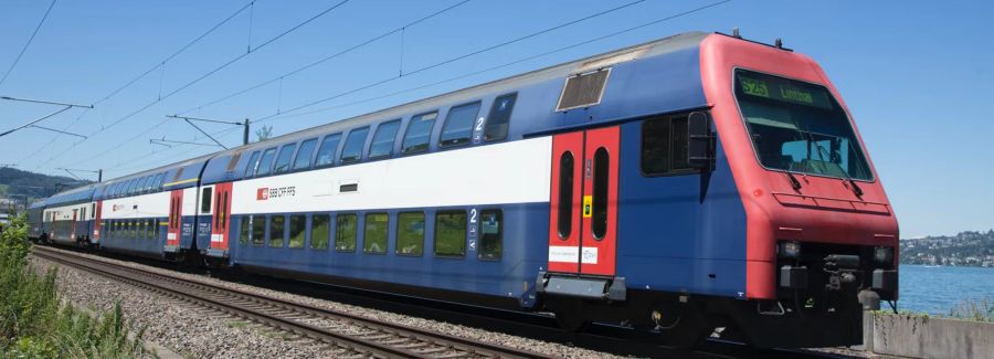 Doppelstockzug S-Bahn ZVV SBB