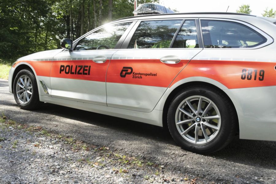 Zwei Männer haben als falsche Polizisten rund 10'000 Franken erbeutet. (Symbolbild)