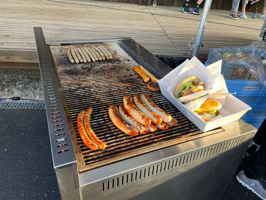 Beim Eröffnungs-Fest wurde man gut verpflegt.