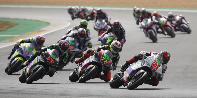 Dominique Aegerter (#77) im Einsatz in der MotoE im Rahmen der MotoGP. Dominique Aegerter MotoE MotoGP