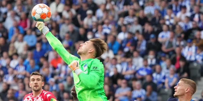 Mit Hertha schaffte Marcel Lotka den Ligaerhalt. Nun wechselt er für zwei Jahre zu Borussia Dortmund. borussia dortmund