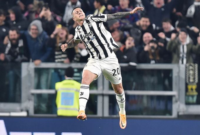 Federico Bernardeschi bejubelt sein Tor beim Halbfinal-Heimspiel der Coppa Italia gegen AC Florenz am 20. April 2022. ac florenz