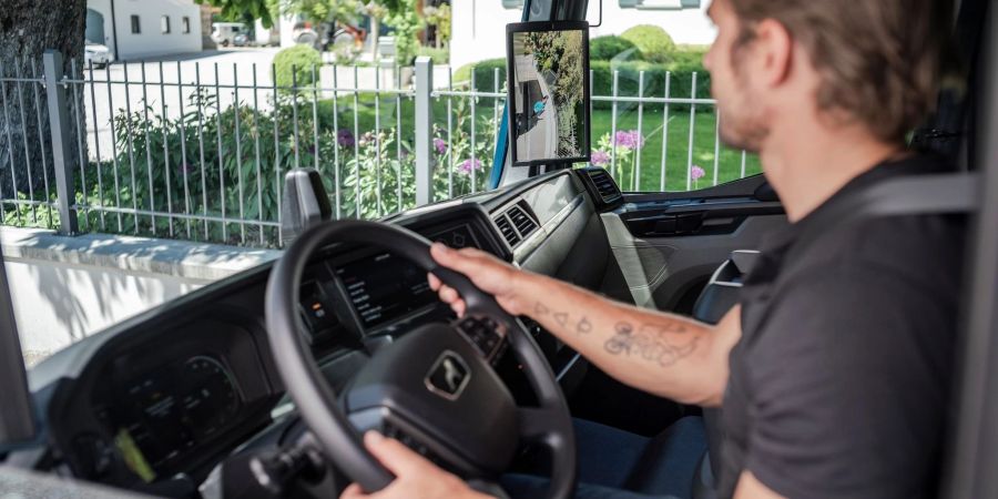 Digitale Hilfe: Das Optiview-System von MAN soll dazu beitragen, die Bereiche um den Lkw herum besser als mit herkömmlichen Spiegeln zu erfassen.