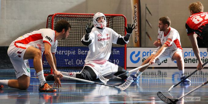 Das NLB-Team der Red Devils March-Höfe kann den Kasten nicht genug schützen. - March Das NLB-Team der Red Devils March-Höfe kann den Kasten nicht genug schützen. - March