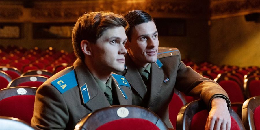 Sie lieben sich: Sergey (Tom Prior) und Roman (Oleg Zagorodnii).