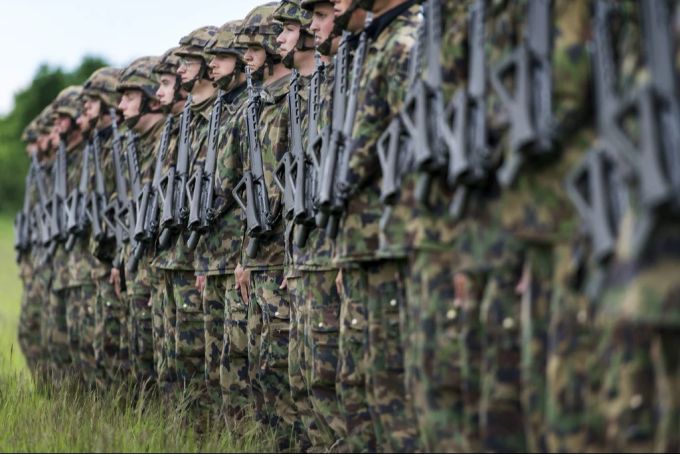 VMG-Präsident Stefan Holenstein ist überzeugt: «Wir brauchen nicht mehr Verwaltung, sondern eine starke, verteidigungsfähige Armee und einen ebensolchen Bevölkerungsschutz!» (Symbolbild) SEPOS Staatssekretär VMG Landesverteidigung