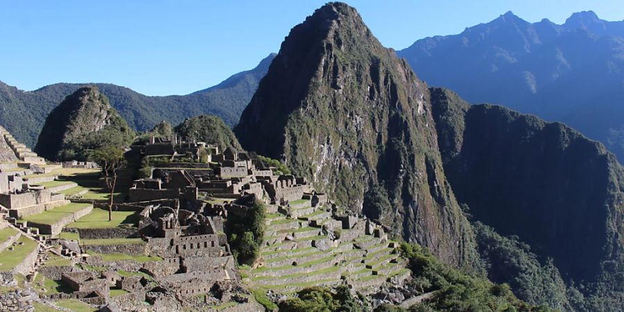 Im Bemühen um eine Wiederbelebung des Tourismus nach dem Corona-bedingten Einbruch weitet Peru den Zugang zu der berühmten Inka-Ruinenstadt Machu Picchu aus. (Archivbild)