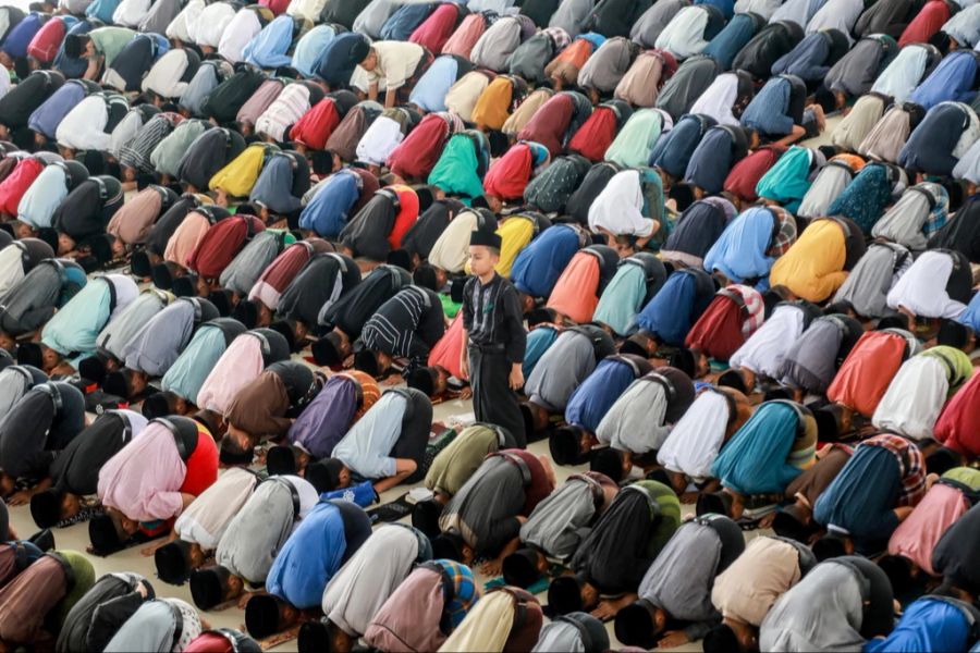 Auch in einigen Moscheen werden junge Menschen angeworben. (Symbolbild)
