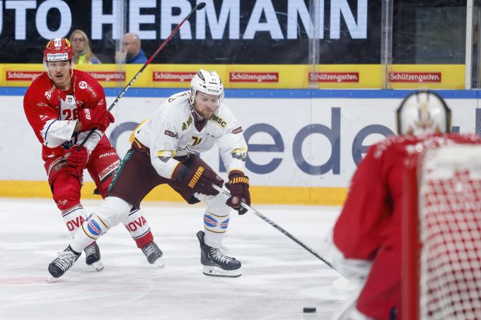 Die Rapperswil-Jona Lakers unterliegen gegen Genève-Servette. Rapperswil-Jona Lakers Genève-Servette