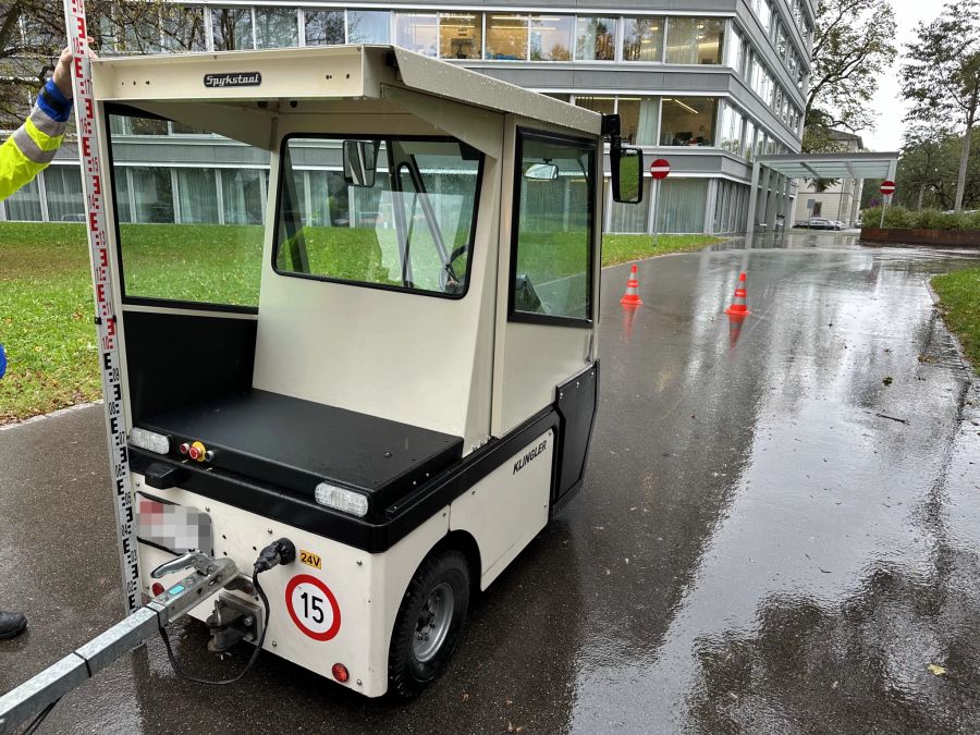 Arbeitsplattform eines Motorkarrens