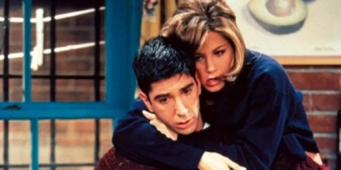 David Schwimmer und Jennifer Aniston als Ross und Rachel bei einer Szene aus Friends. (Archivbild) Jennifer Aniston