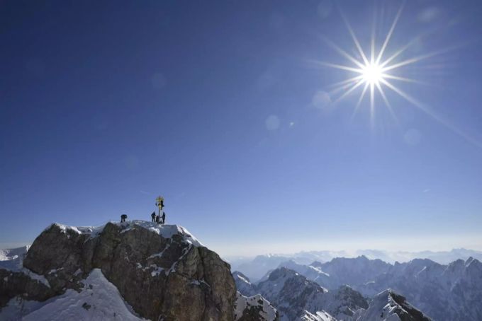 Die 2,962 Meter hohe Zugspitze ist ein Berg der Superlative. (Archivbild) Zugspitze