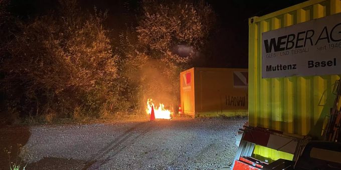 Brand eines Toiletten-Häuschens in Liestal. brand toilette