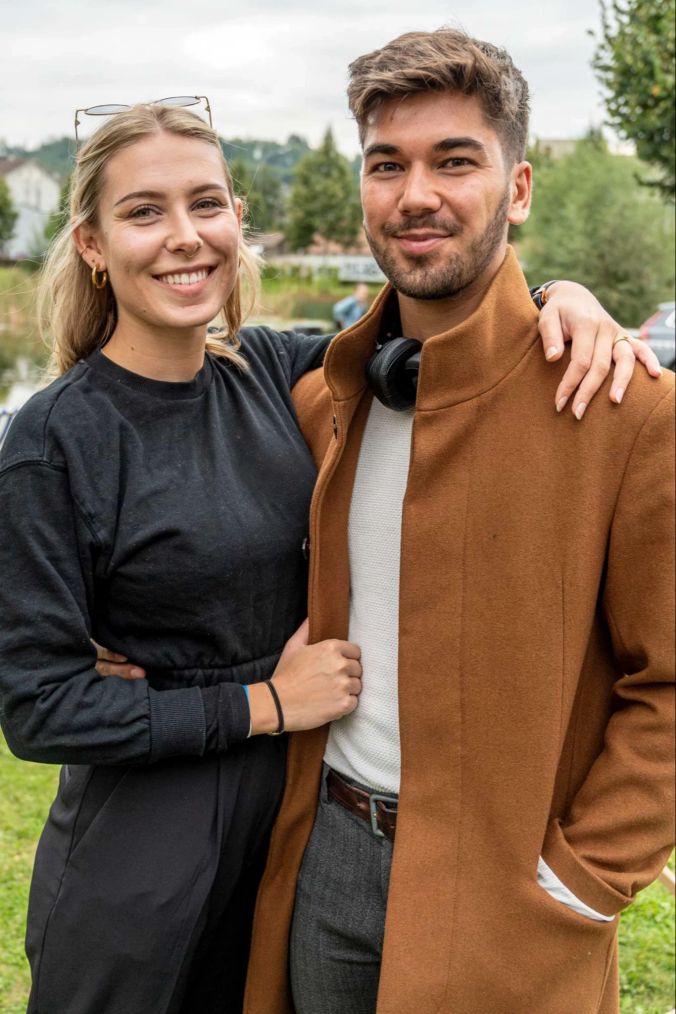 Zora und Simon haben den Film in Italien auf Netflix begonnen und wollen nun das Ende sehen