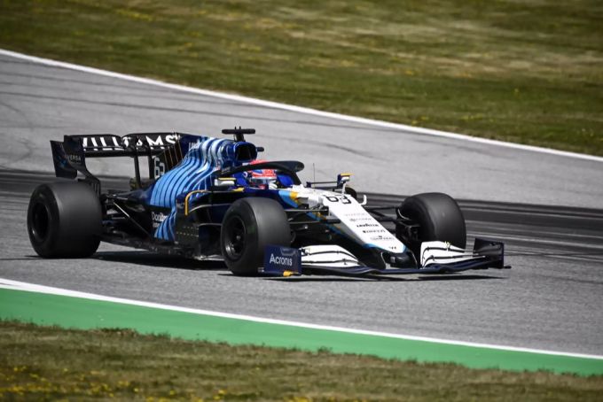 George Russell von Williams Racing fährt im Training. George Russell