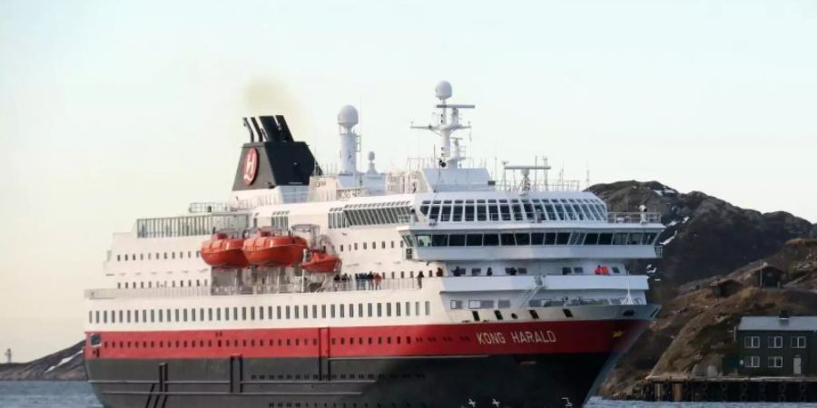 Die «Kong Harald» ist eines von rund einem Dutzend Schiffen der Hurtigruten Reederei (Archivbild). Foto: Michael Zehender/dpa-tmn