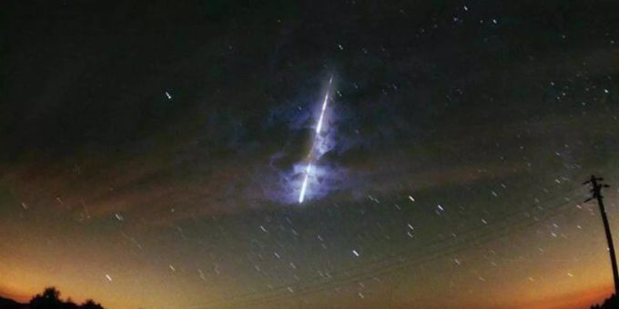 Ein Meteorit über dem US-Bundesstaat Washington. (Archivbild). Foto: epa afp Nasa/epa afp/dpa Ein Meteorit über dem US-Bundesstaat Washington. (Archivbild). Foto: epa afp Nasa/epa afp/dpa