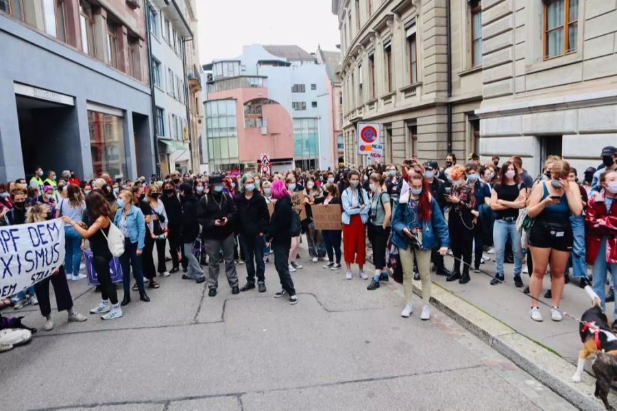 Die Demonstration in Basel gegen die Strafmilderung eines Vergewaltigers.