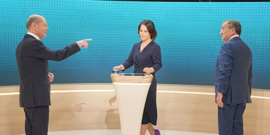 Scholz, Baerbock und Laschet bei TV-Debatte