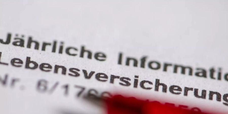 Die Niedrigzinsen machen den Lebensversicherern seit Jahren zu schaffen. Foto: Armin Weigel/dpa