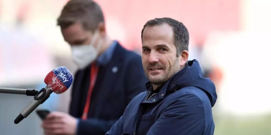 Hat mit Schalke noch einen langen Weg vor sich: Trainer Manuel Baum. Foto: Torsten Silz/dpa