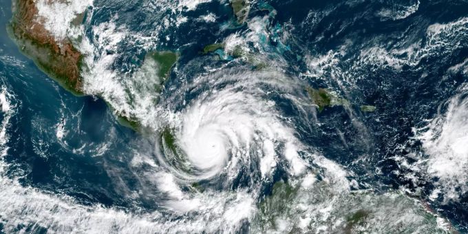 Auf diesem von der NASA zur Verfügung gestellten Bild ist Hurrikan «Iota» über Mittelamerika zu sehen. Mit anhaltenden Windgeschwindigkeiten von 260 Kilometern pro Stunde ist er am Dienstagmorgen auf die Küste von Honduras und Nicaragua gestossen. Hurrikan «Iota»