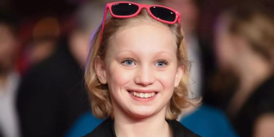Jungschauspielerin Helena Zengle kommt 2019 zur 69. Berlinale. Foto: Gregor Fischer/dpa