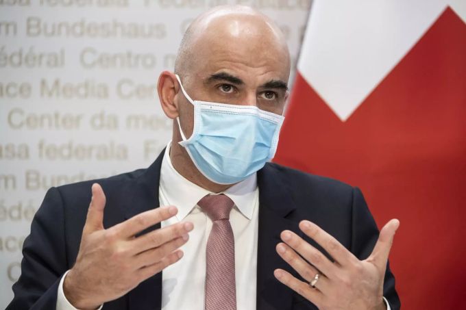 Bundesrat Alain Berset spricht an einer Medienkonferenz zu den neuen Corona-Massnahmen. Alain Berset
