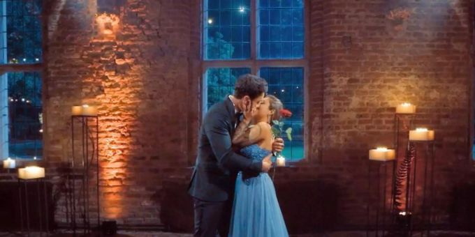 Melissa Damilia küsst im Finale der RTL-Flirtshow «Die Bachelorette» Leander Sacher. Foto: TVNOW/dpa Melissa Damilia küsst im Finale der RTL-Flirtshow «Die Bachelorette» Leander Sacher. Foto: TVNOW/dpa