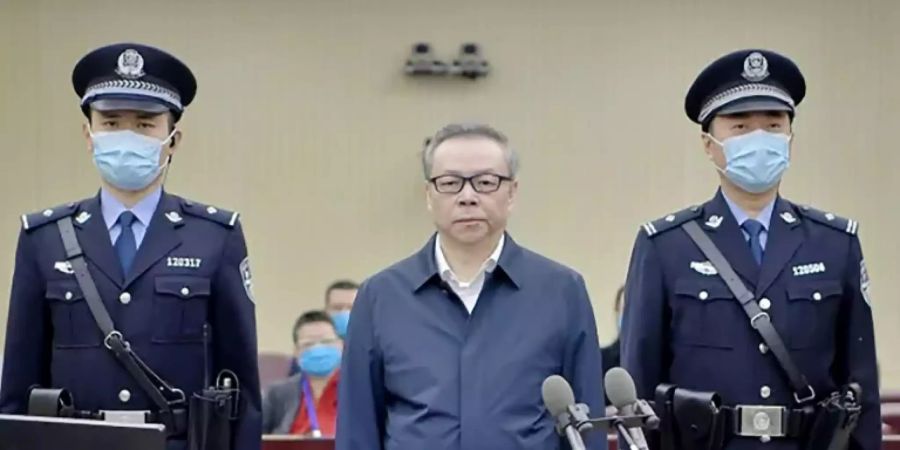 Lai Xiaomin vor Gericht