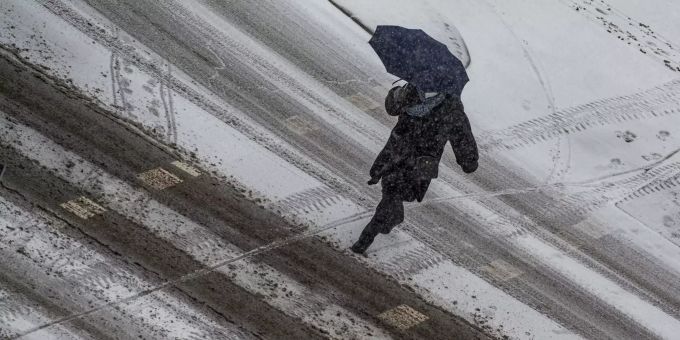 Der starke Schneefall am Dienstag verursacht einige Störungen im Bahnverkehr der SBB. (Symbolbild) Schneefall schweizerische bundesbahnen