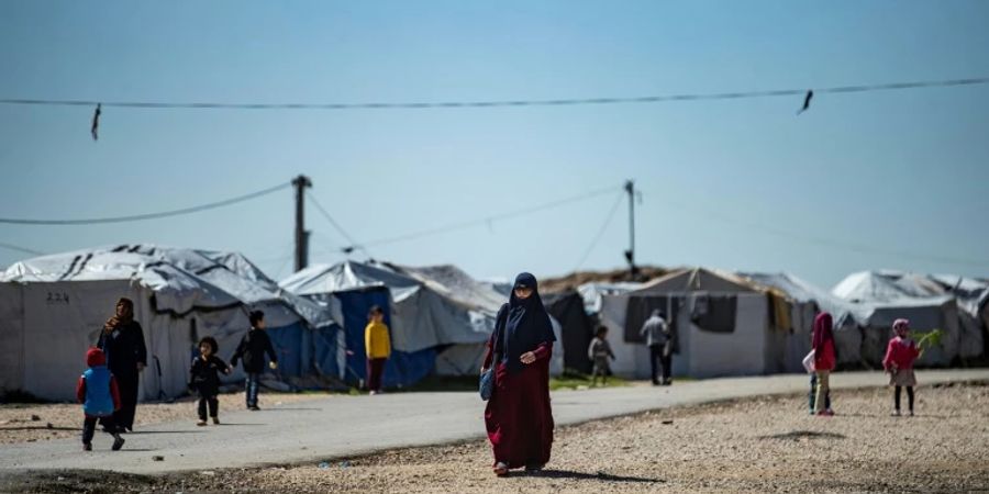 Lager Roj in Nordsyrien, wo Ö. offenbar eine Zeitlang untergebracht war