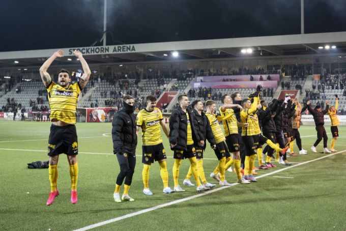 Die Spieler von YB feiern den Halbfinal-Einzug im Cup-Spiel gegen Thun. YB Young Boys Cup