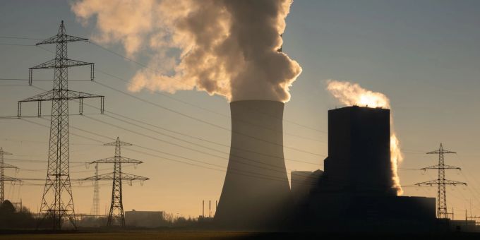 Um Klima- und Energieziele zu erreichen, sind verstärkte Massnahmen zur Umstellung auf saubere Energien nötig. Um Klima- und Energieziele zu erreichen, sind verstärkte Massnahmen zur Umstellung auf saubere Energien nötig.