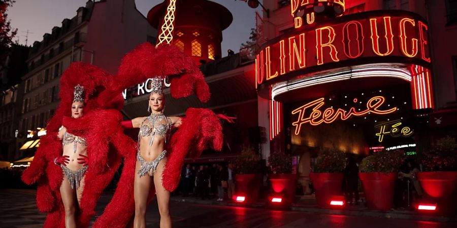 Nach heftigen Protesten von Tierschützern nimmt das Moulin Rouge in Paris eine Show-Nummer mit Python-Schlangen aus dem Programm. Dies teilte das bekannte Varieté-Theater am Freitag in der französischen Hauptstadt mit. (Archivbild)