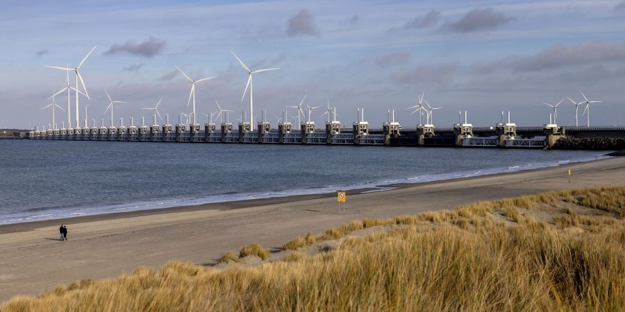 Das Oosterschelde-Sperrwerk: Der Damm zwischen der Oosterschelde und der Nordsee ist eine Reaktion auf die verheerende Flut.