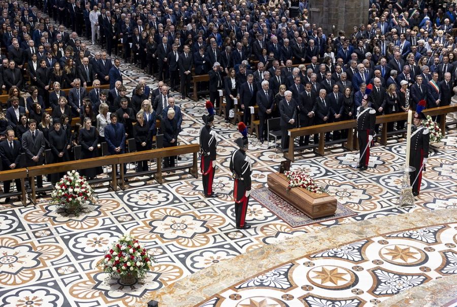 2000 geladene Gäste verfolgten den Gottesdienst im Dom.