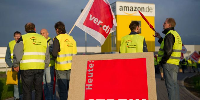 Nach zehn Jahren Streik hat Verdi bei Amazon immer noch keinen Tarifvertrag durchgesetzt. Nach zehn Jahren Streik hat Verdi bei Amazon immer noch keinen Tarifvertrag durchgesetzt.
