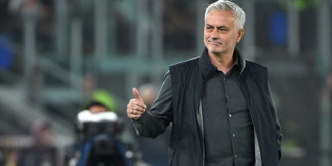 José Mourinho ist Trainer bei der AS Roma. Wechselt er bald in die Wüste? José Mourinho