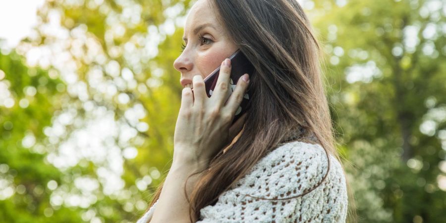 Scam-Calls bauen Druck auf, Angerufene sollen zu unbedachten Handlungen hingerissen werden.