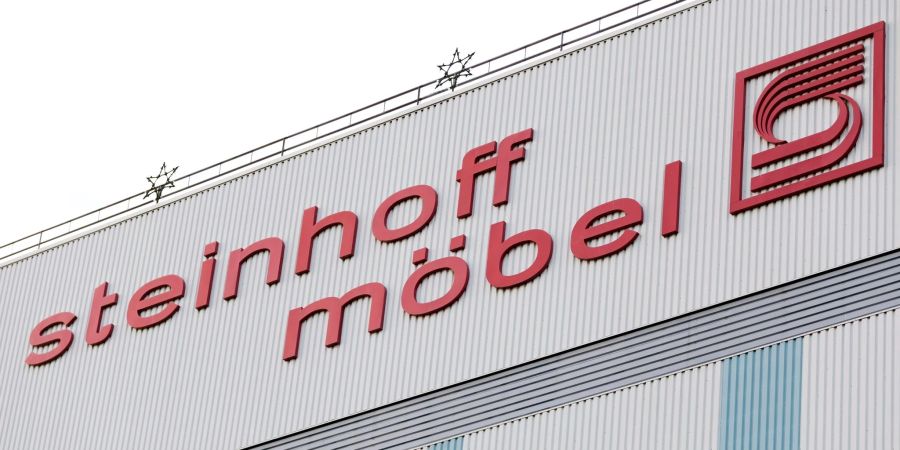 Die Bilanzen von Steinhoff Möbel sollen nach Gerichtsangaben durch «schwer nachvollziehbare Scheingeschäfte» aufgehübscht worden sein.