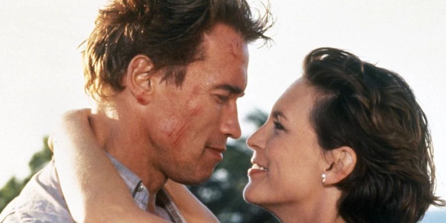 1994 retteten Arnold Schwarzenegger und Jamie Lee Curtis gemeinsam Welt und Haussegen.