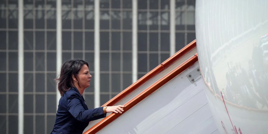 Aussenministerin Annalena Baerbock verlässt China und fliegt weiter nach Seoul.