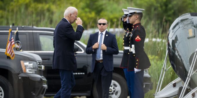 Zuvor Stopp in London - US-Präsident zum Nato-Gipfel aufgebrochen