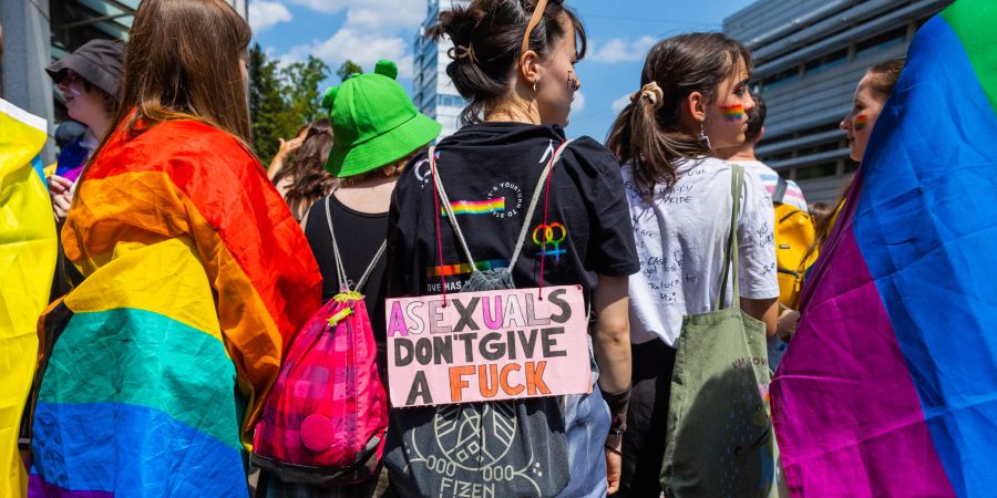 An der Pride kommen die verschiedensten Menschen zusammen.